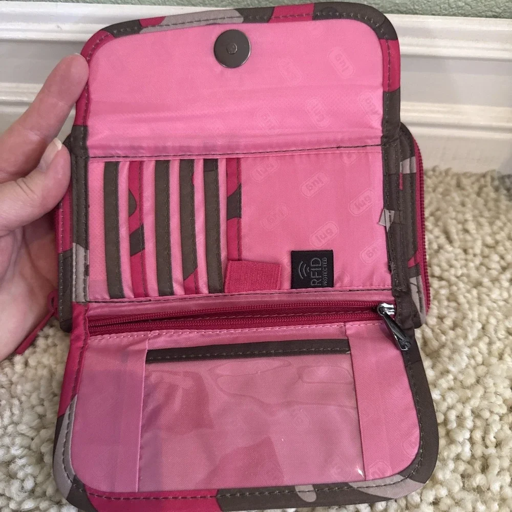Lug Kick Flip Convertible Crossbody Wallet Pink Camo RFID Protection